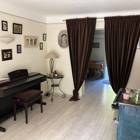 Appartement Complet Ou 2 Chambres De Charme En Centre-Ville Arles Exterior foto