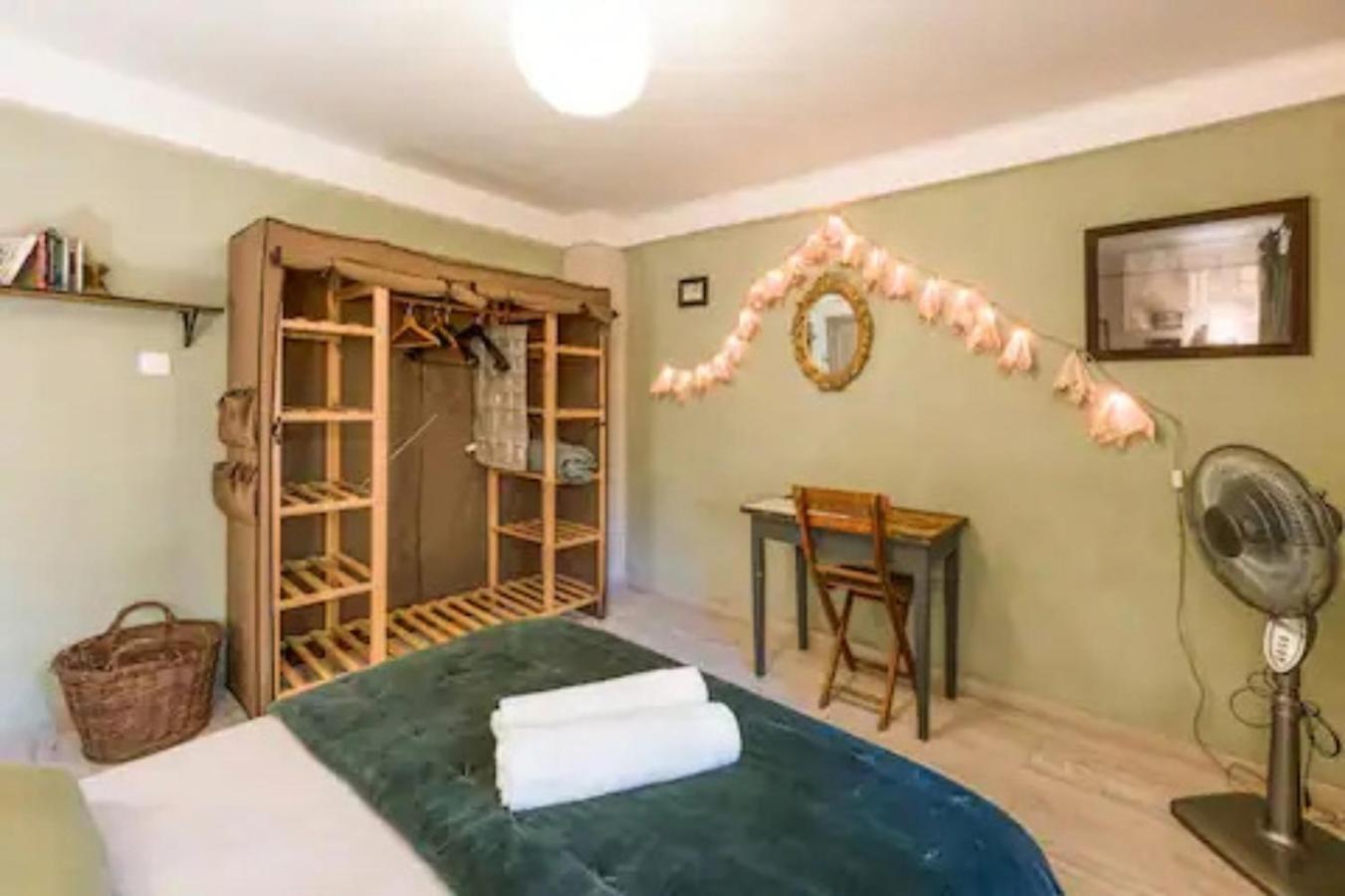 Appartement Complet Ou 2 Chambres De Charme En Centre-Ville Arles Exterior foto