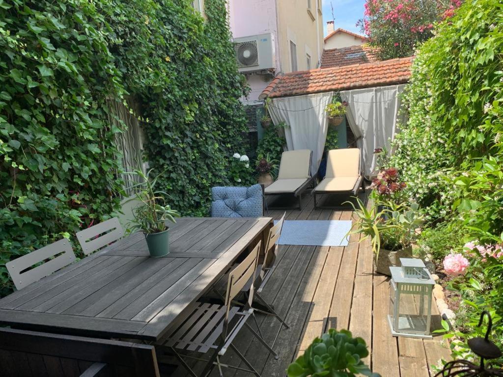 Appartement Complet Ou 2 Chambres De Charme En Centre-Ville Arles Exterior foto